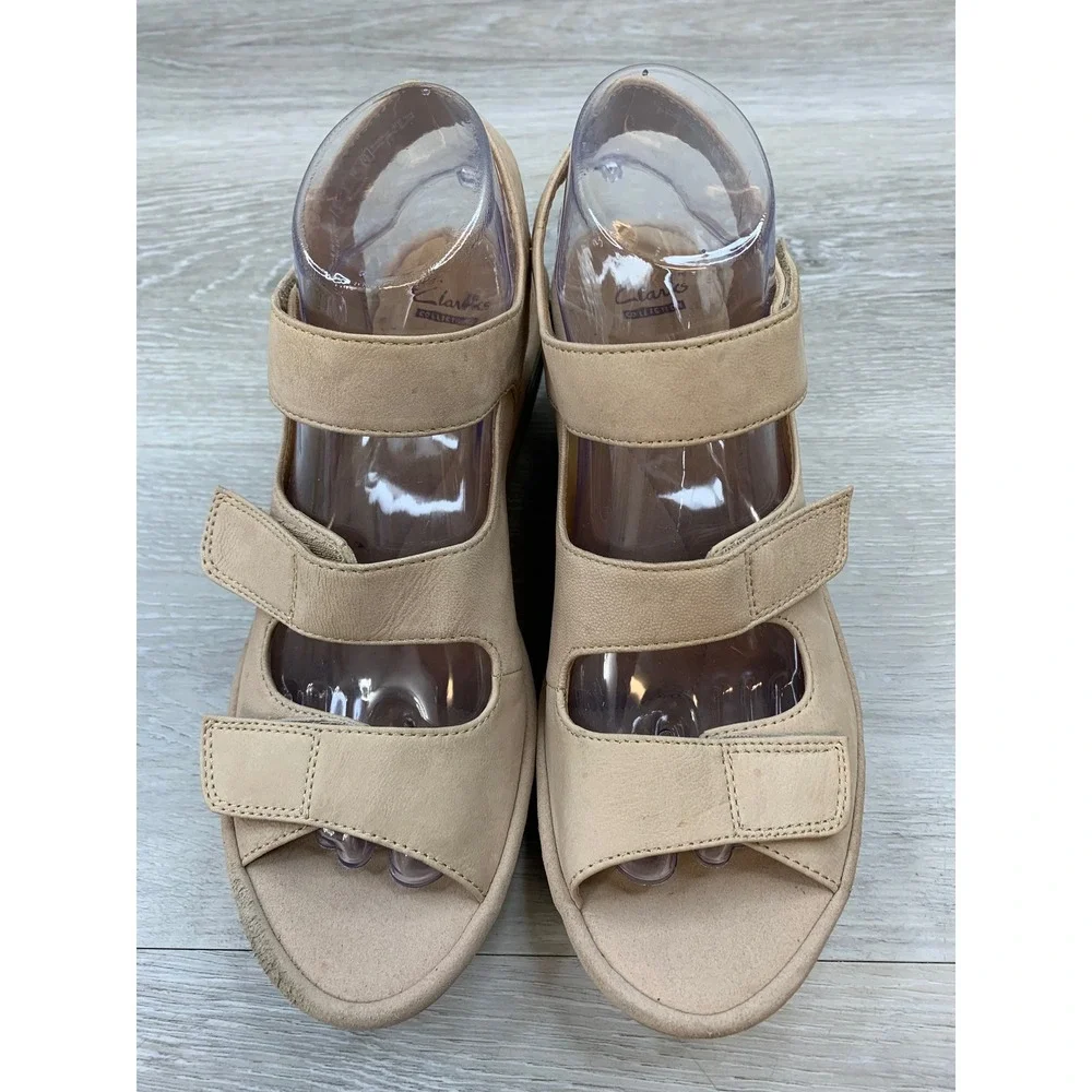 Clarks Collection Women's 8 W Beige Leather Wedge Sandals Cushion Comfort Shoes